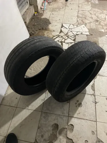 Vende-se pneu de fiat toro 21565 aro 16