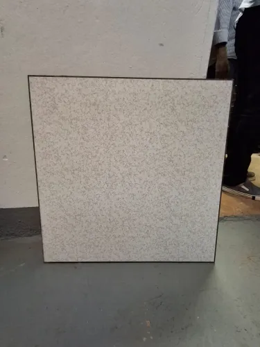 Piso de concreto elevado