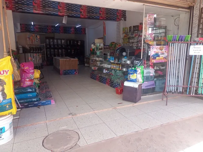 Vende-se uma agropecuária. Condomínio Vitória Sol Nascente 2