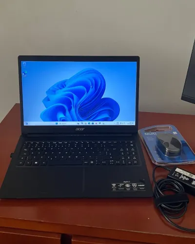 Notebook Acer Aspire 3 semi-novo!!