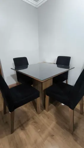 Conjunto Sala de Jantar Mesa Tampo de Vidro com 4 Cadeiras