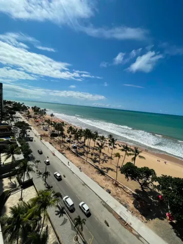 Jean Charles/Av.Boa Viagem: próximo à Padaria, PORTEIRA FECHADA, Reformado, andar alto, vi