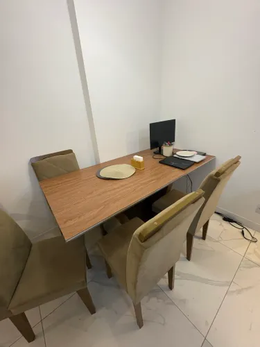 MESA DE JANTAR 6 CADEIRAS