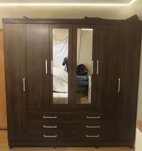 *Guarda-Roupa Grande 6 Portas + 2 Espelhos + 6 Gavetas - R$ 700*