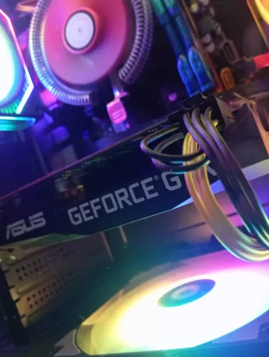 GTX 1660 SUPER ASUS 6GB GDDR6 ---> VENDO OU TROCO