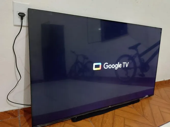 Smart TV tclul 65 Polegadas 4K bordo infinita comando de voz completa