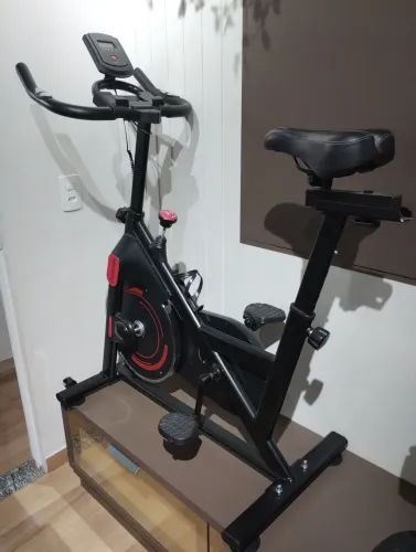 Bicicleta Ergométrica Spinning Silenciosa com Roda de Inércia 10Kg