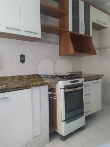 Apto térreo Zona Oeste