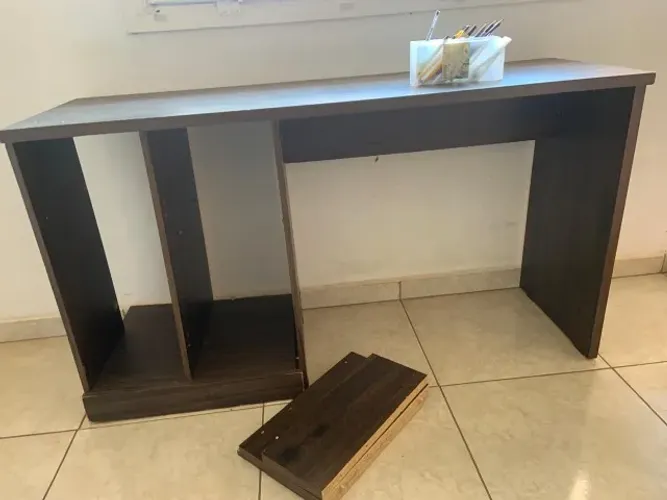 Mesa de Escritório / Escrivaninha com Prateleiras (Para Montar/Ajustar)
