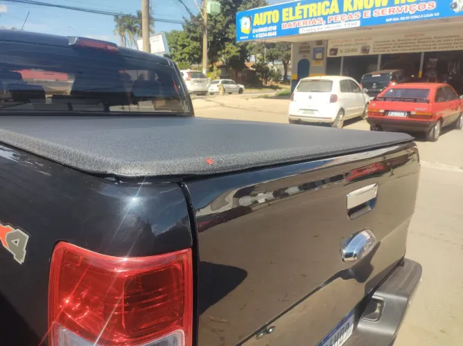 Capota marítima para varias camionetes 