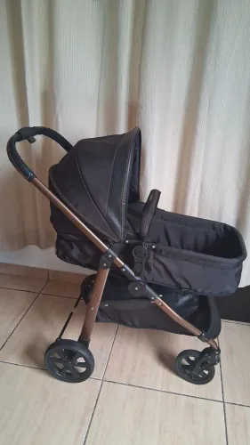 Carrinbo de bebe galzerano Moisés com bebê conforto e carrinho de passeio cosco