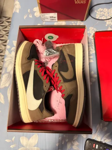AIR JORDAN 1 LOW MOCHA TRAVIS SCOTT TAMANHO 42
