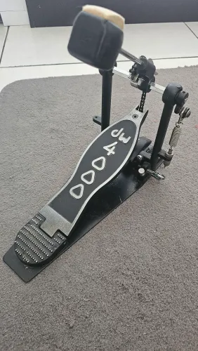 Pedal bateria Dw 4000 simples usado