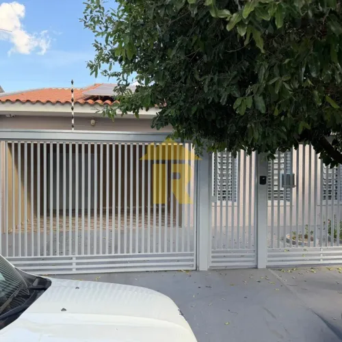 Excelente Casa para Locação no Jardim Caparroz em São José do Rio Preto-SP: 3 Quartos, 1 S