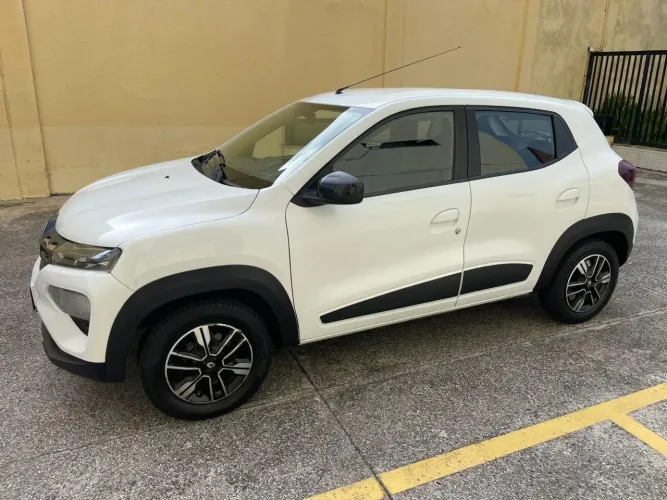 Renault Kwid Intense 1.0 Flex 12V 5P Mec. 2023