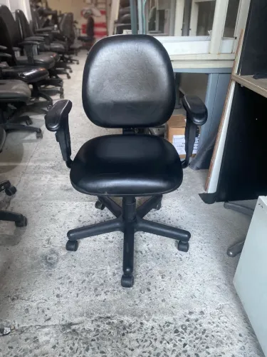 Cadeira Giratória Ergonômica