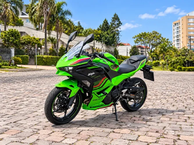 Kawasaki Ninja 500 SE 2025