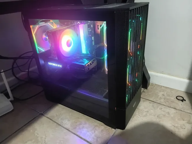 Pc gamer 5060ti, 32gb ddr5 6000mhz, ryzen 7500f