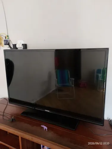 TV 42 Samsung, não é Smart!
