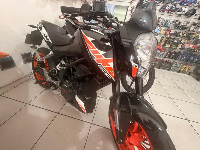 Duke 200 2019 Zerada Preta