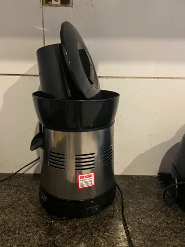 Extrator de laranja e limão 
