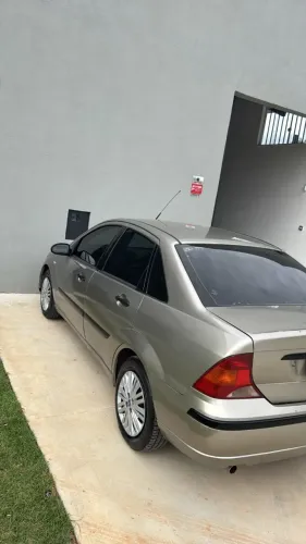 Ford Focus Sedan 1.6/1.6 Flex 8v/16v 4P Mec. 2005