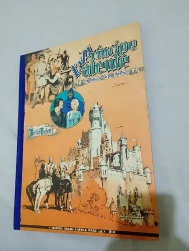 LIVRO EM QUADRINHOS PRINCIPE VALENTE NOS TEMPOS DO REI ARTHUR VOLUME 1 EM ÓTIMO ESTADO