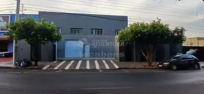 Salão Comercial com 240m² para Locação no bairro Jardim das Oliveiras