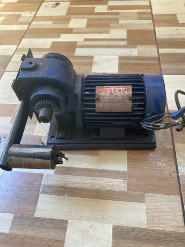 Motor de indução trifásico