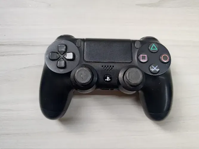 Controle PS4 (Leia!! Não carrega!! Para conserto ou aproveitamento de peças)