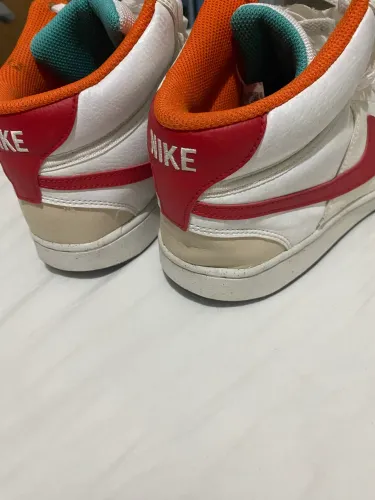 Tênis NIKE raro in INDIA 600reais metade do preço apenas pra vender rápido