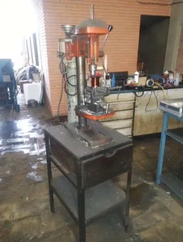 FURADEIRA DE BANCADA INDUSTRIAL