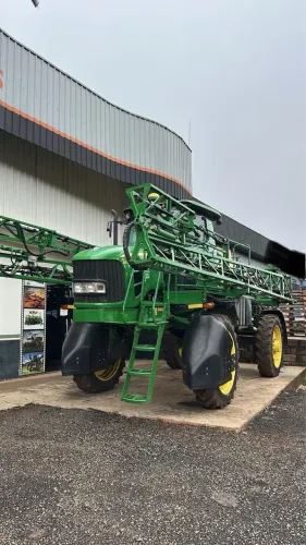 Trator Pulverizador John Deere 4630