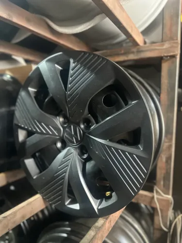 Rodas de ferro originais gol/ polo 4 furos com calota 