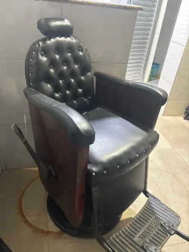 CADEIRA DE BARBEIRO FERRANTE RELÍQUIA