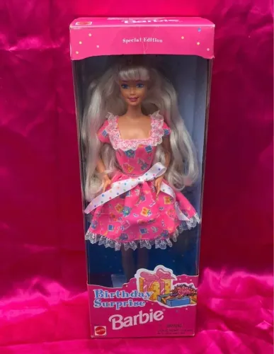 Boneca Barbie lacrada dos anos 90