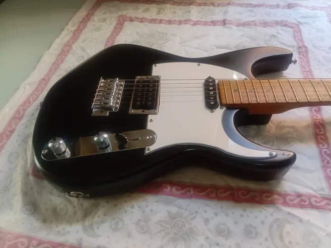 guitarra Giannini teenager
