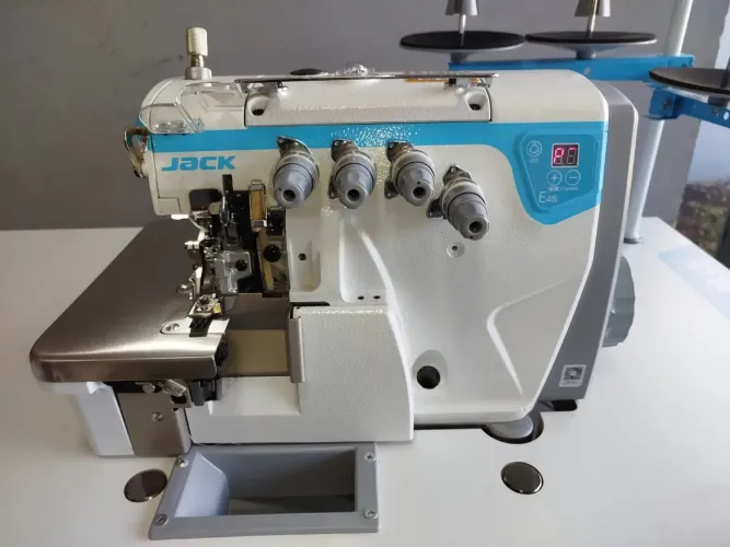 Vendo máquina de costura 