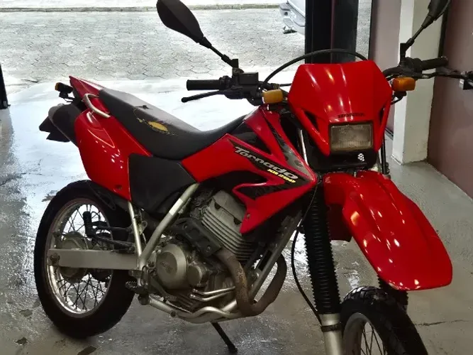 HONDA XR TORNADO 250 VERMELHA