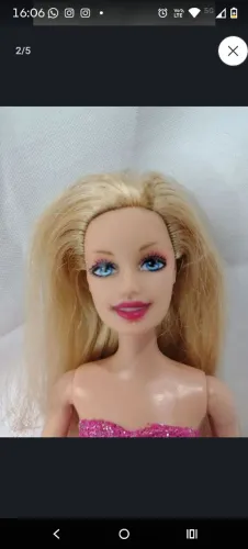 Barbie Moda e Magia e boneca Pocahontas