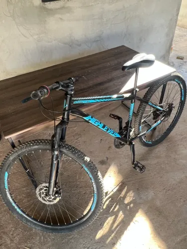 Bicicleta Aro 29 Aço Carbono Highlevel Freios a Disco Suspensão 21v