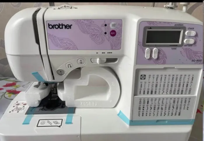 Máquina de bordar Brother