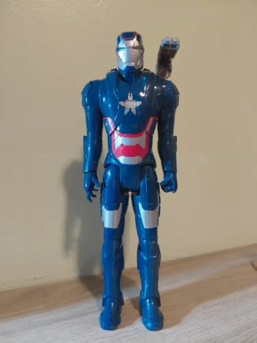 Hasbro Marvel Patriota de Ferro Titan hero series Homem de Ferro 2013 Iron Patriot