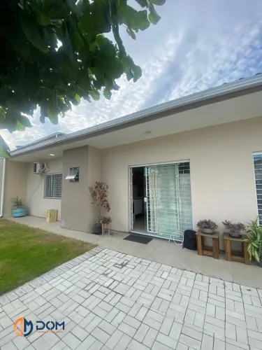 Locação anual - Casa Semi mobiliada com 60m², a 2km da Praia dos Ingleses, Florianópolis/S
