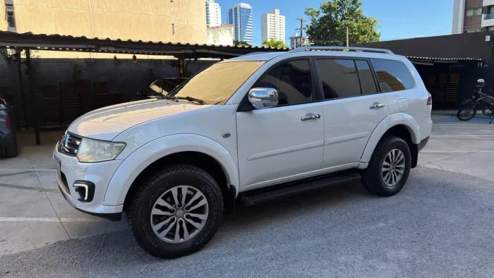 Mitsubishi Pajero HPE 3.2 4X4 T.i. Dies. 5P Aut. 2017