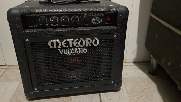 Amplificador Meteroro Vulcano FwB-20