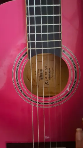 VIOLÃO INFANTIL MICHAEL ANTARES VM14E PK (pink). Violão usado, mas em perfeito estado.