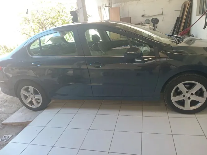Peugeot 408 Sedan Feline 2.0 Flex 16V 4P Aut. 2011
