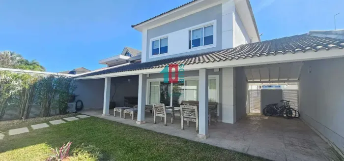 Barra da Tijuca | Casa de Condomínio 5 quartos, sendo 3 suites