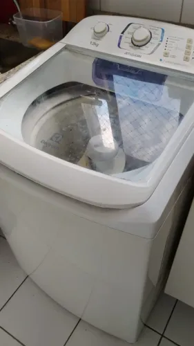 Electrolux 13kg com a tecnologia Jet&Clean e Turbo Economia (provavelmente o modelo LAC13